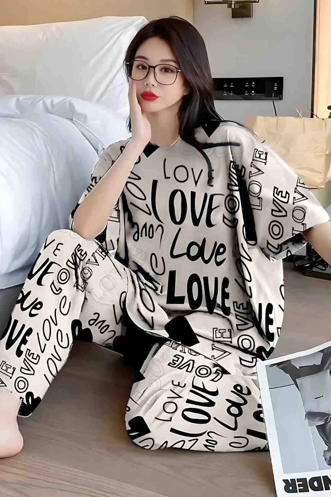 Love & Heart Printed Night suit